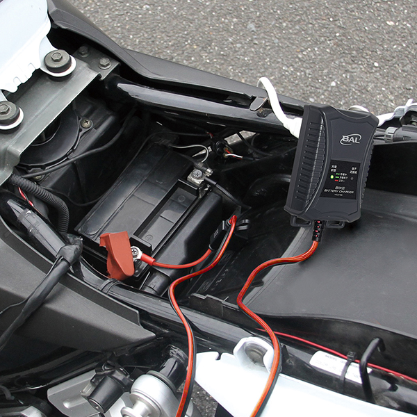 0.75A バイク充電器_メイン6